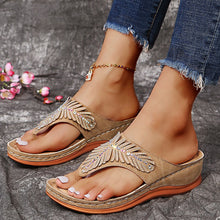 Load image into Gallery viewer, Flat lightweight rhinestone flip flops